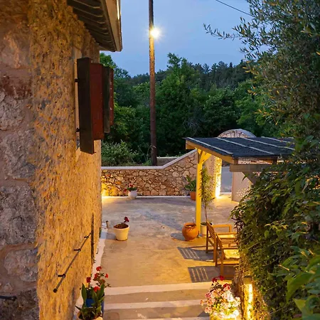 Zois & Mavretta House Дом отдыха Karia (Lefkada)