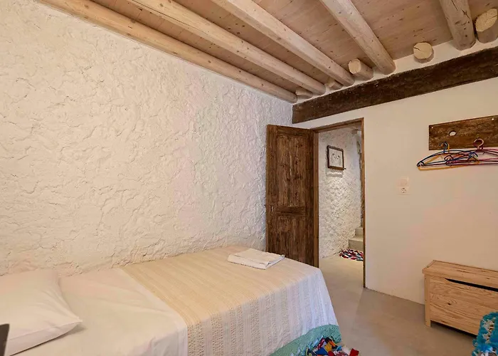 Zois & Mavretta House בית נופש